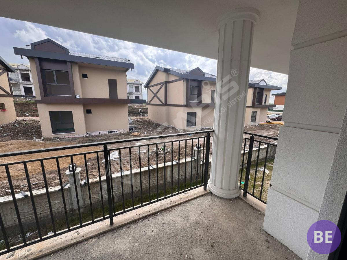 BULURUZDAN EDİRNE 100. YIL MAHALLESİ NATAMAM SATILIK 4+1 VİLLA - 13