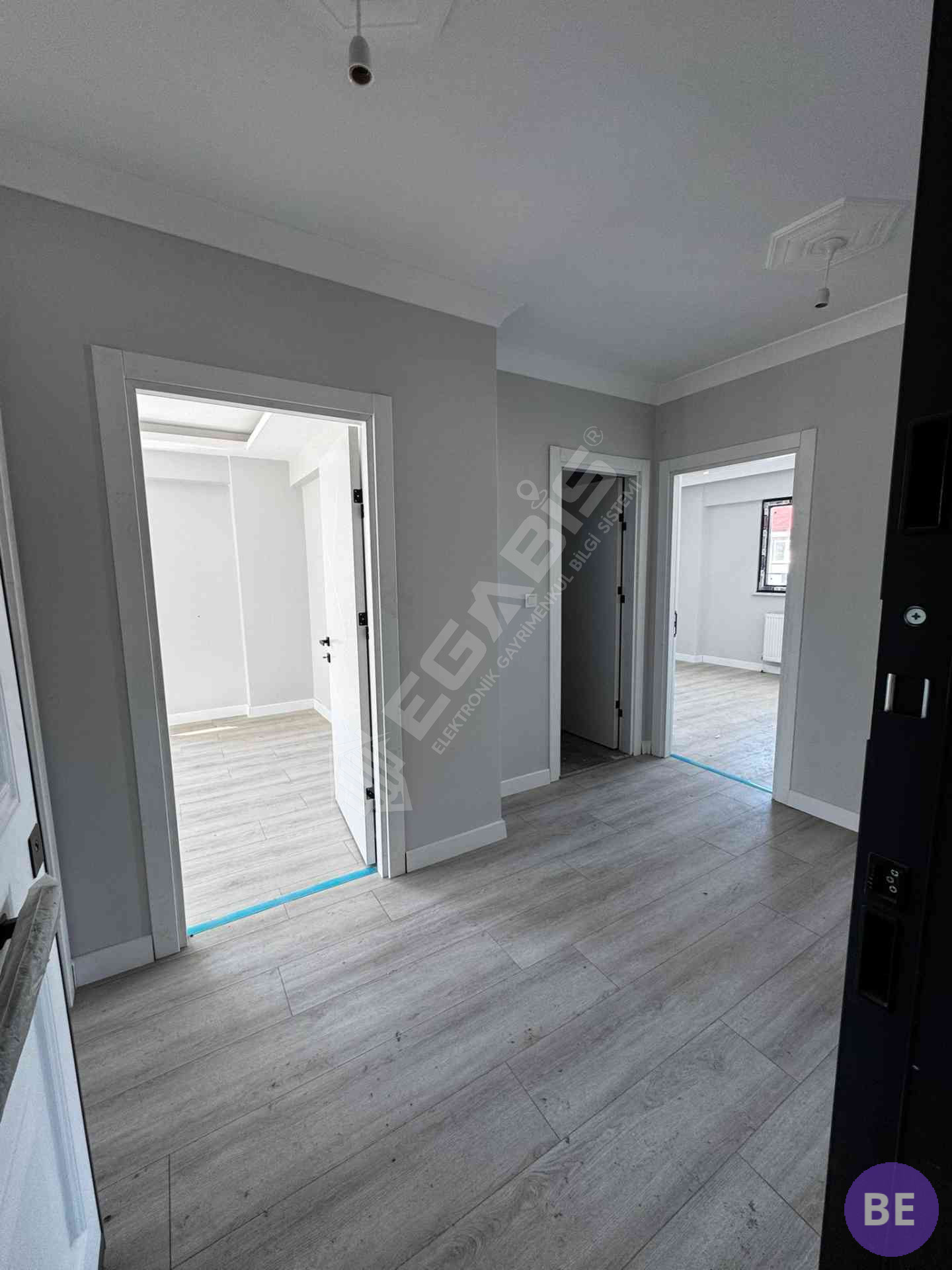 KURTULUŞ MAHALLESİNDE SATILIK 2+1 DAİRE - 40