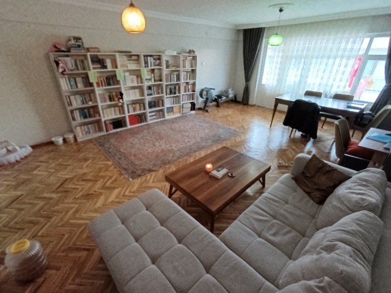 Merkez Cevat Paşa Mah`da3+1  Daire.