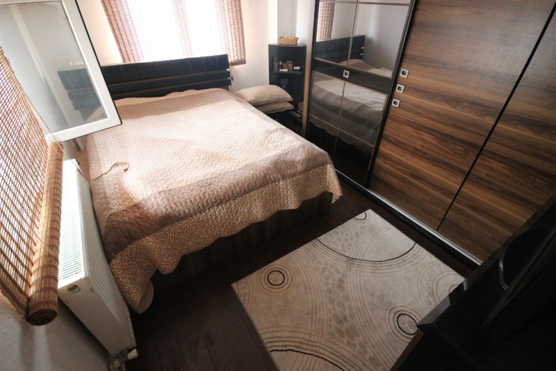 Edremit Güre Cumhuriyet Mah`da3+1  Villa. - 24