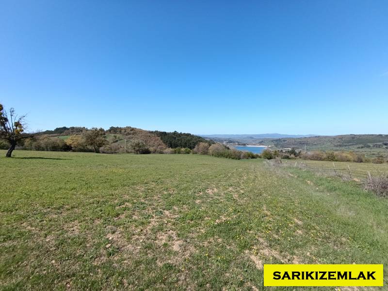 Ayvacık Kısacık Köyü`daTarla. - 2