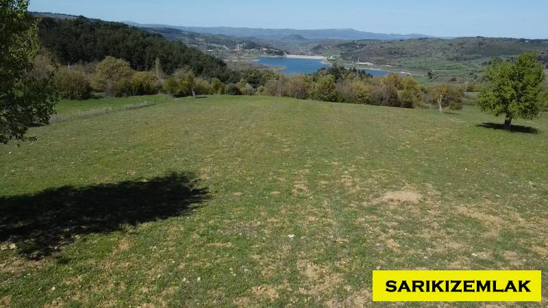 Ayvacık Kısacık Köyü`daTarla.