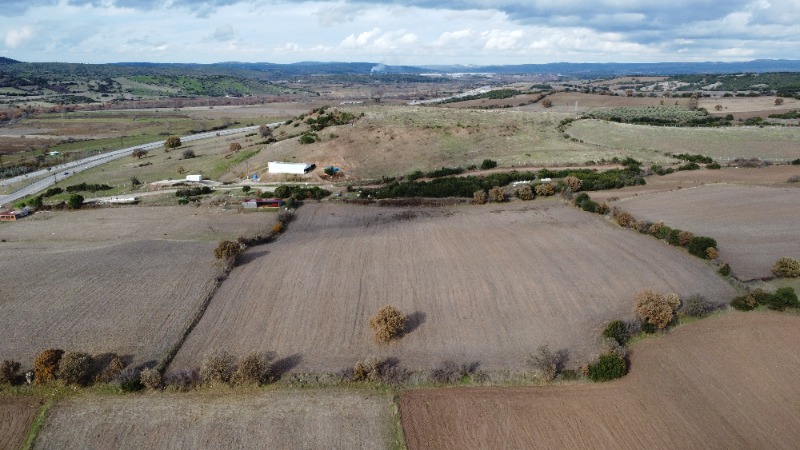 Ezine Çarıksız Köyü`daTarla. - 6