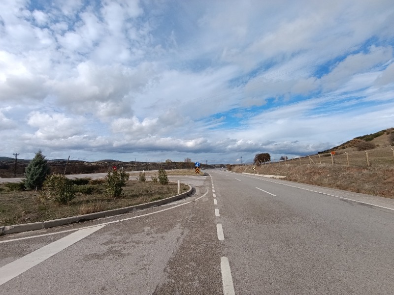 Ezine Çarıksız Köyü`daTarla. - 14